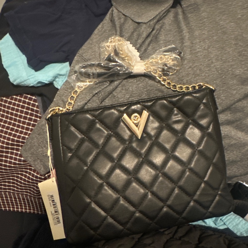 Purses - Picture 3 of 4